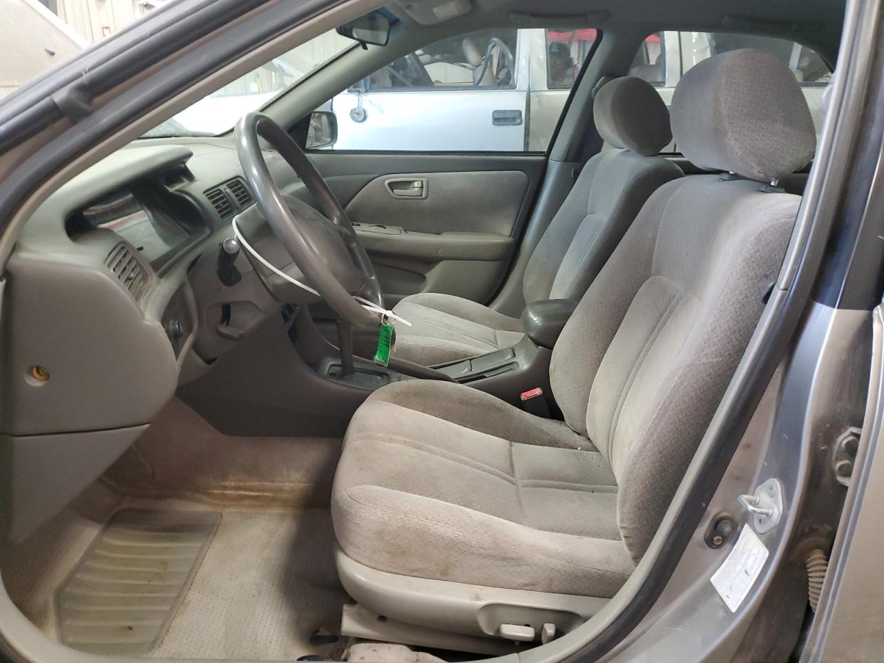 2000 Toyota Camry Le VIN: 4T1BF22K8YU107797 Lot: 65442815