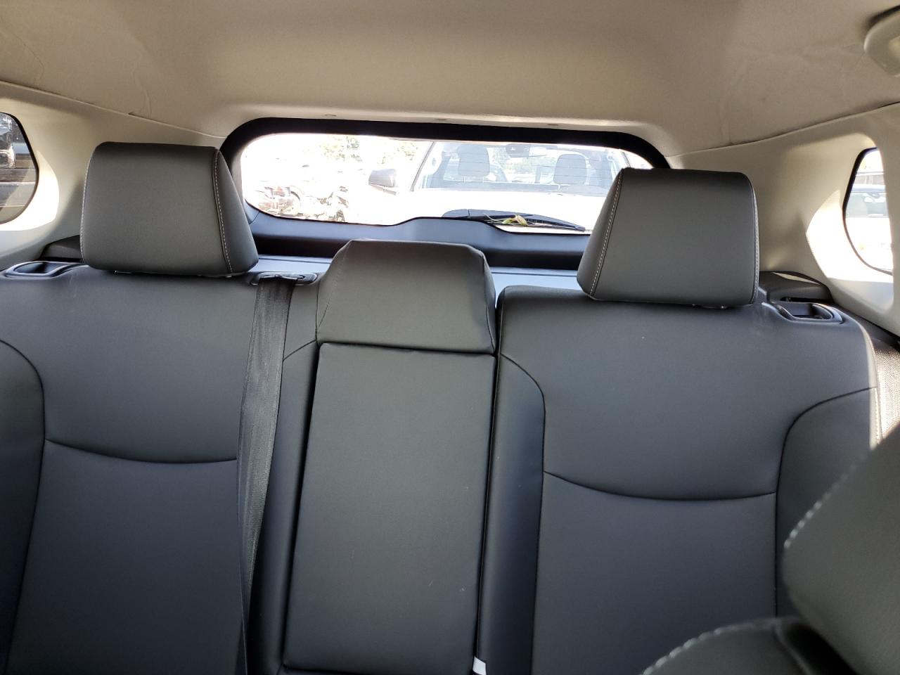 2025 Toyota Corolla Cross Xle VIN: 7MUDAAAG2SV134661 Lot: 64132015