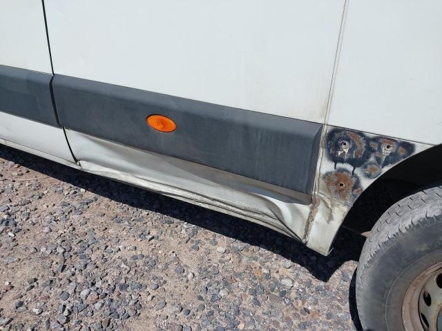 2016 NISSAN NV400 SE D
