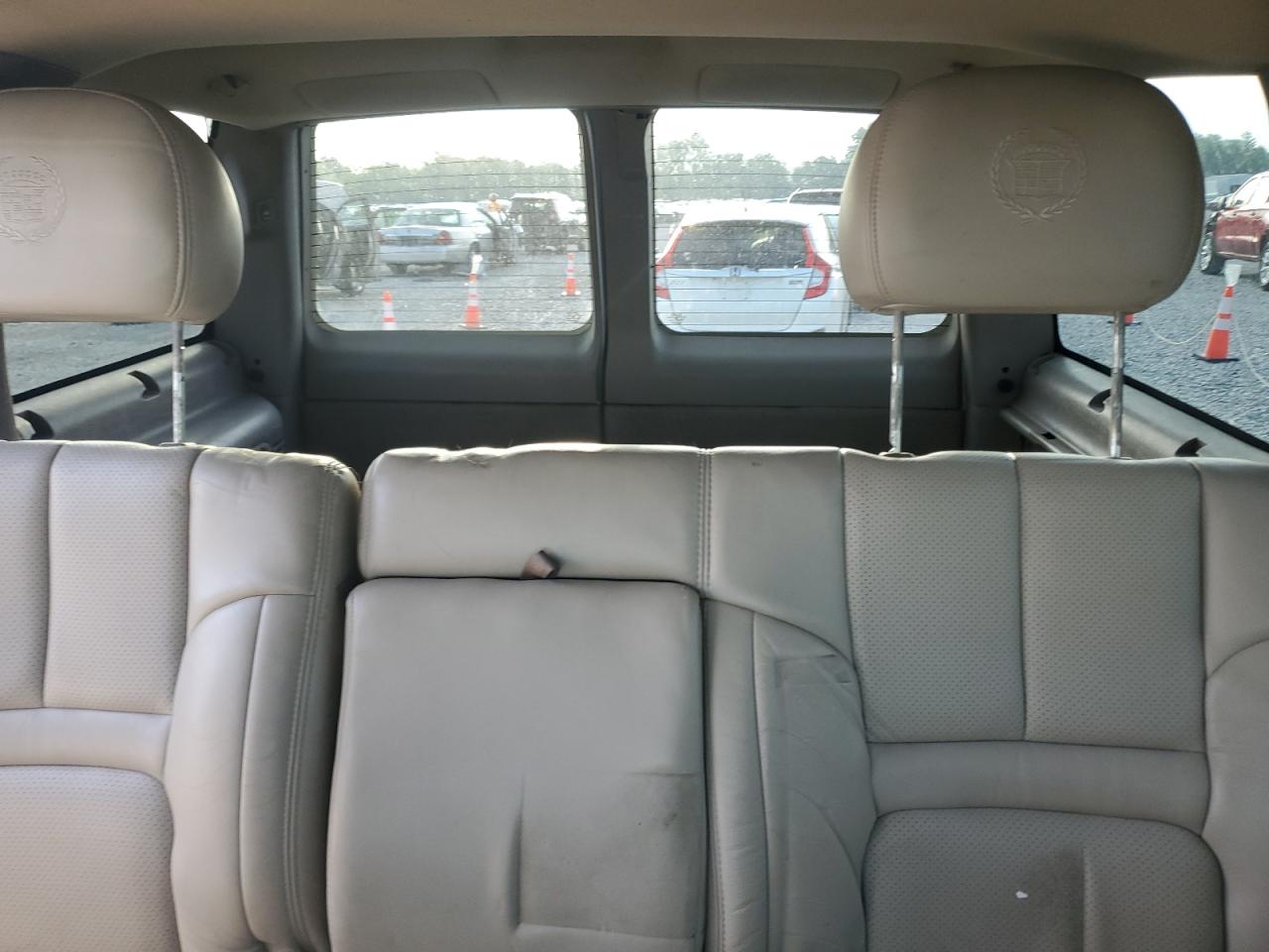 2000 Cadillac Escalade Luxury VIN: 1GYEK63R5YR203660 Lot: 94714305