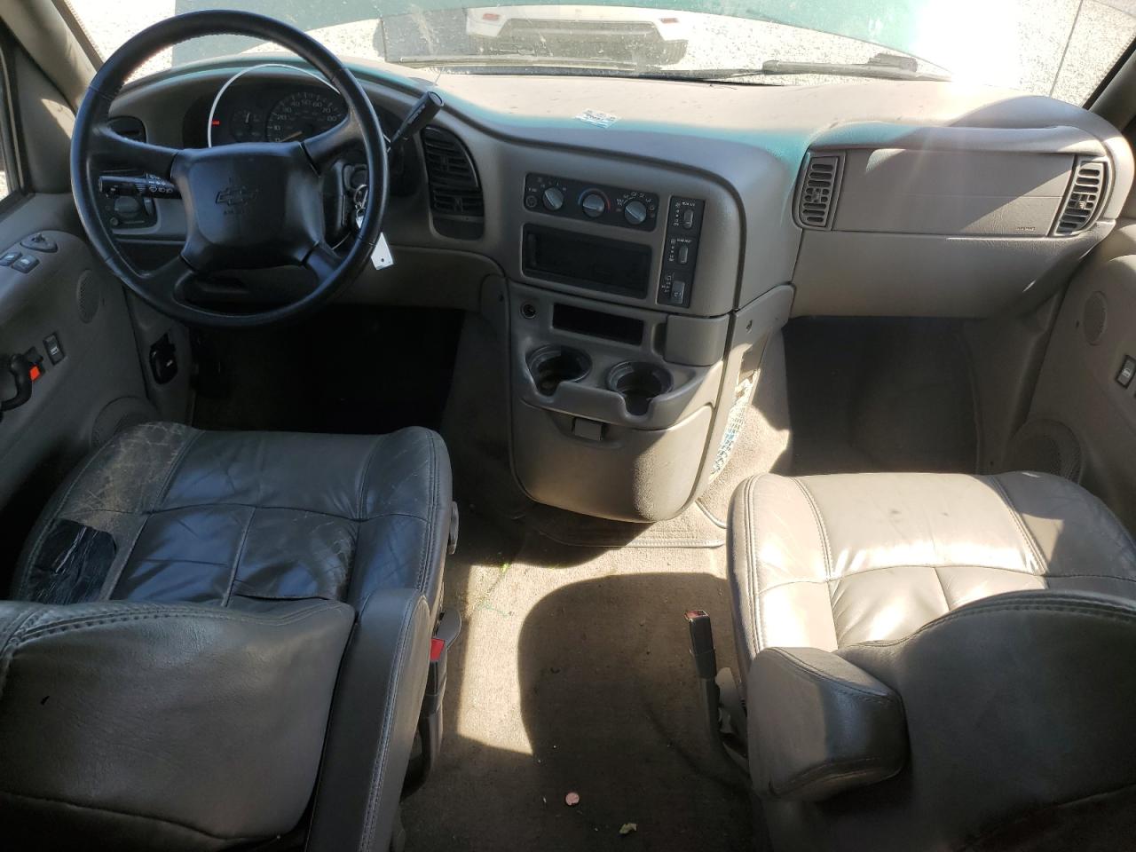 2004 Chevrolet Astro VIN: 1GNEL19X24B111542 Lot: 64989205