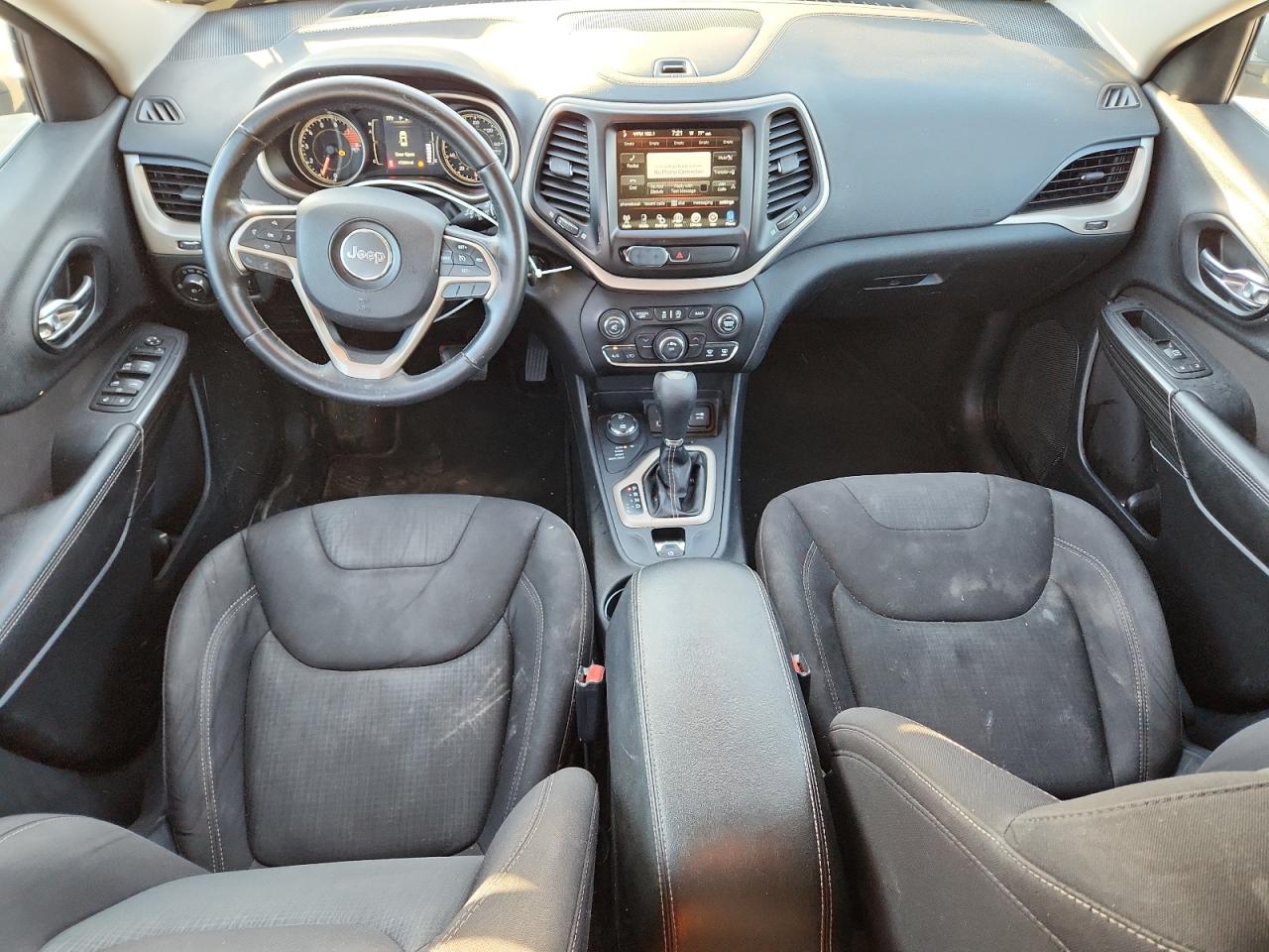 2016 Jeep Cherokee Latitude VIN: 1C4PJMCS3GW197818 Lot: 63289575