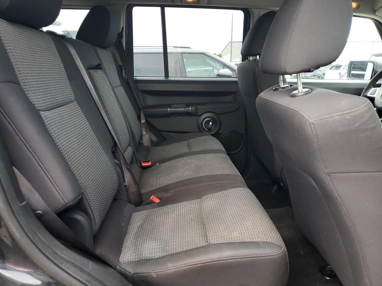 2010 Jeep Commander Sport VIN: 1J4RG4GK3AC114229 Lot: 64741965
