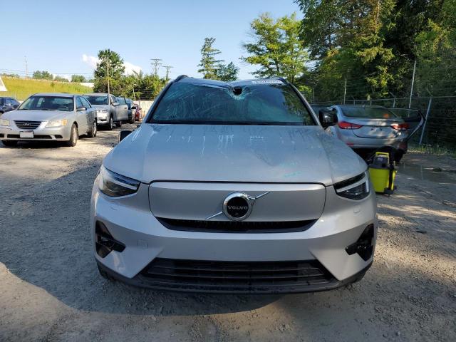 VOLVO XC40 2023 Silver