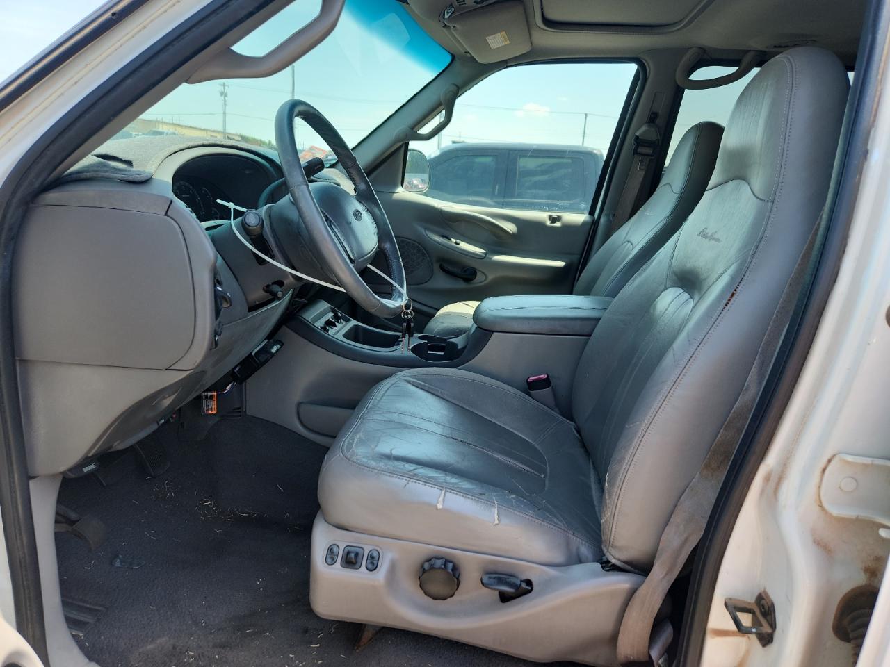 2000 Ford Expedition Eddie Bauer VIN: 1FMPU18L2YLC49428 Lot: 65583415