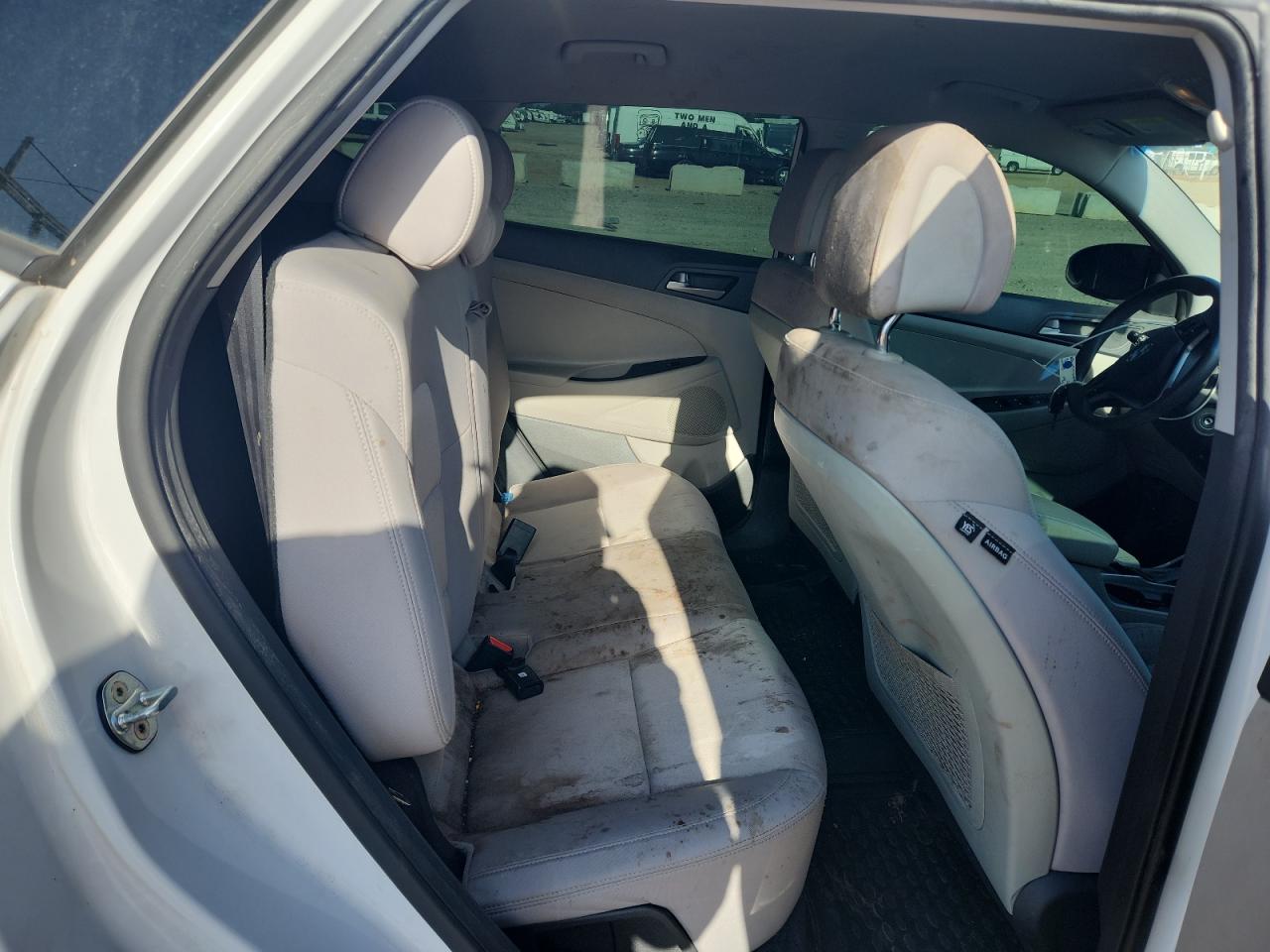 km8j33a46ju684606 KM8J33A46JU684606 2018 Hyundai Tucson Sel