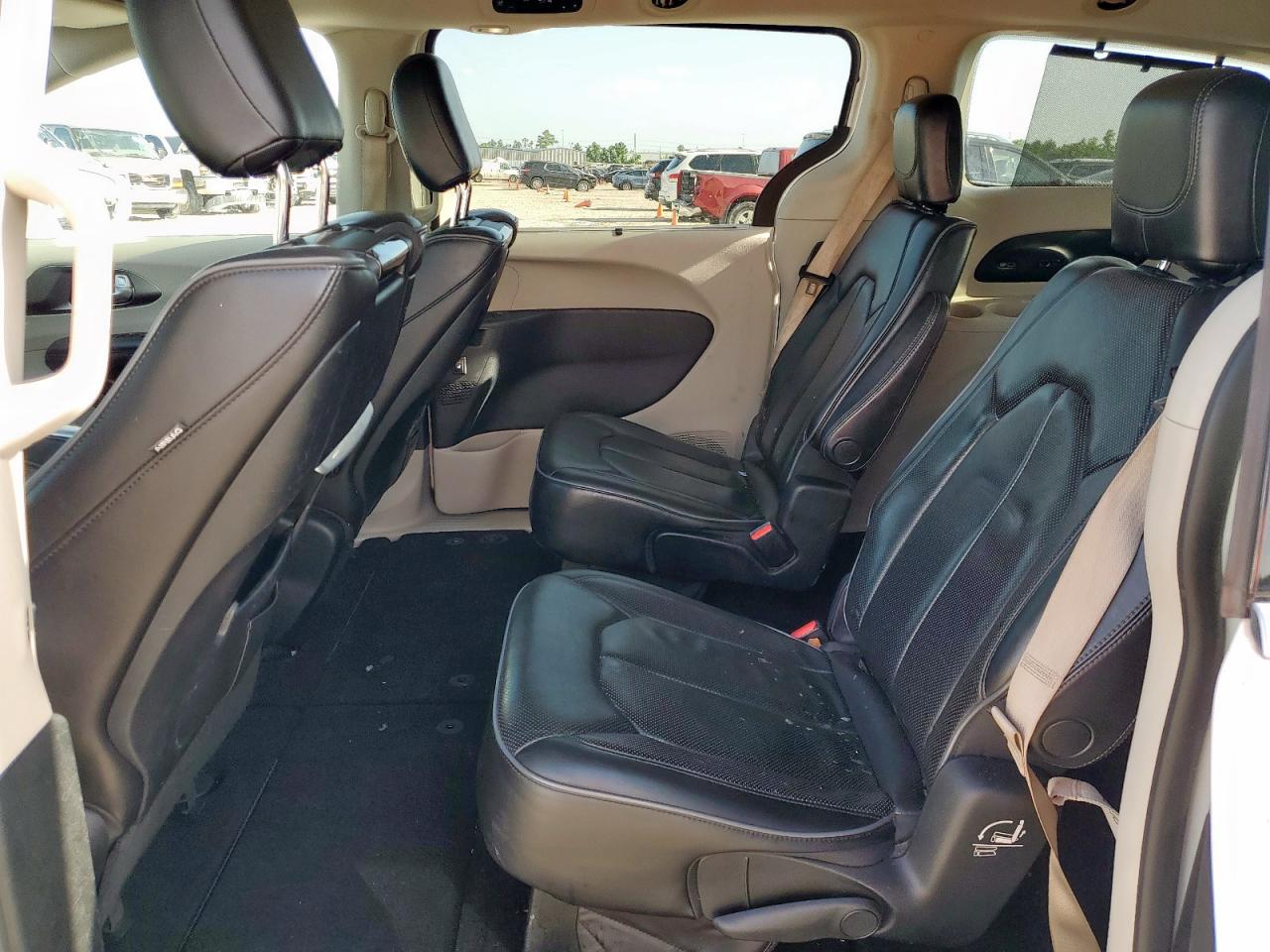 2018 Chrysler Pacifica Limited VIN: 2C4RC1GG7JR232688 Lot: 64684495