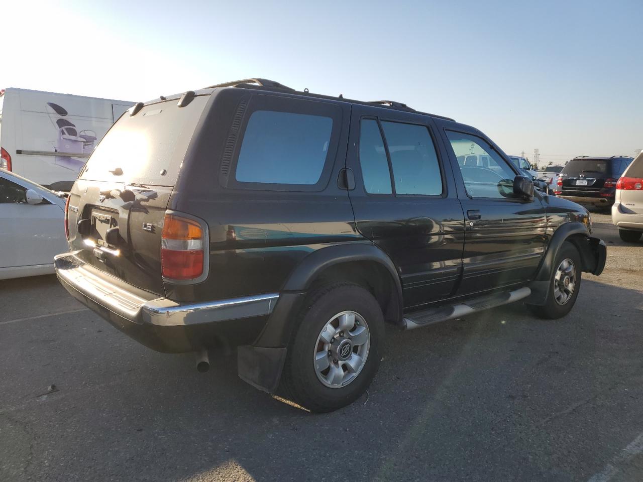 1999 Nissan Pathfinder Xe VIN: JN8AR05S8XW324295 Lot: 66736845