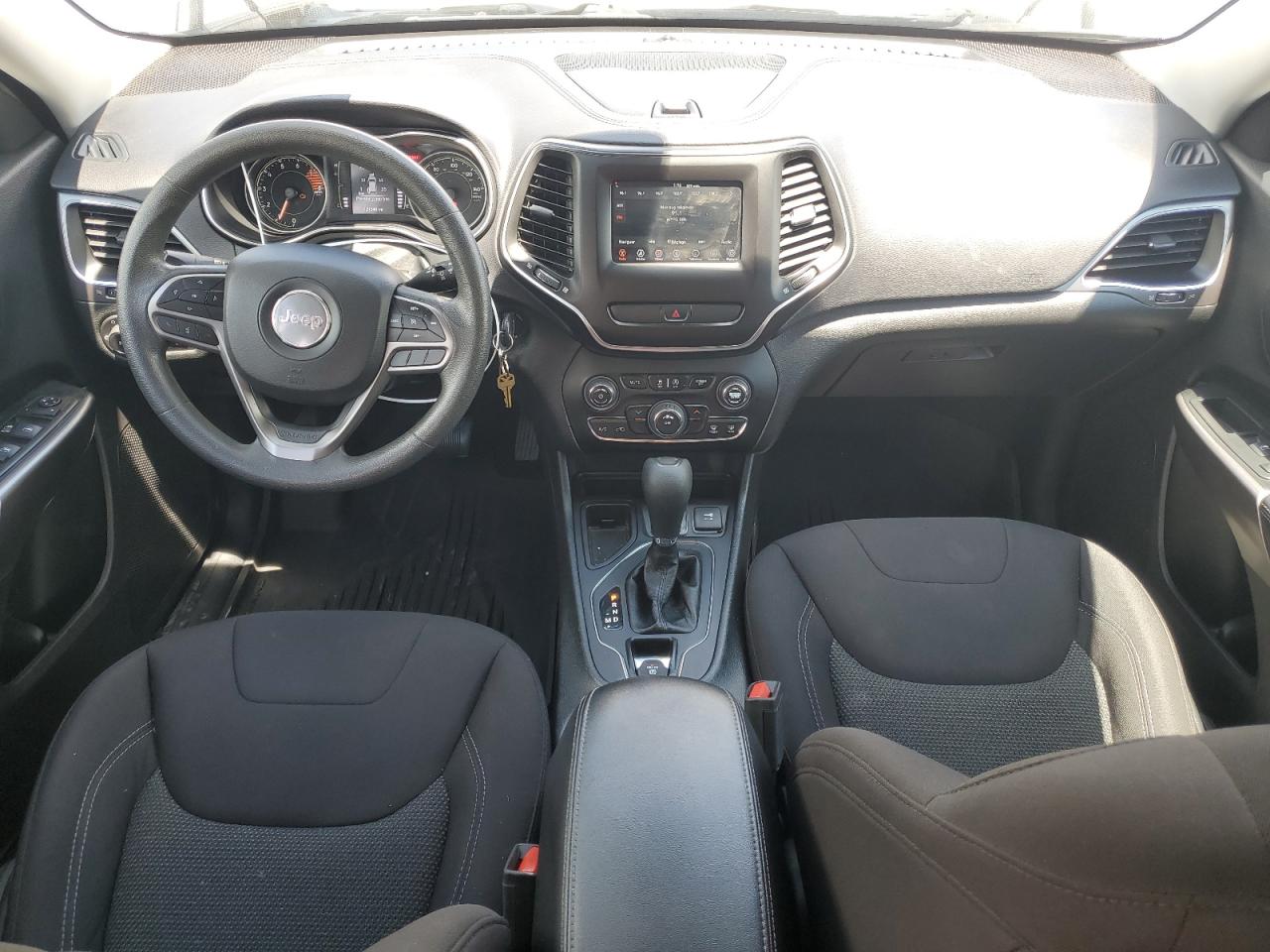 2019 Jeep Cherokee Latitude VIN: 1C4PJLCX3KD243643 Lot: 65309645