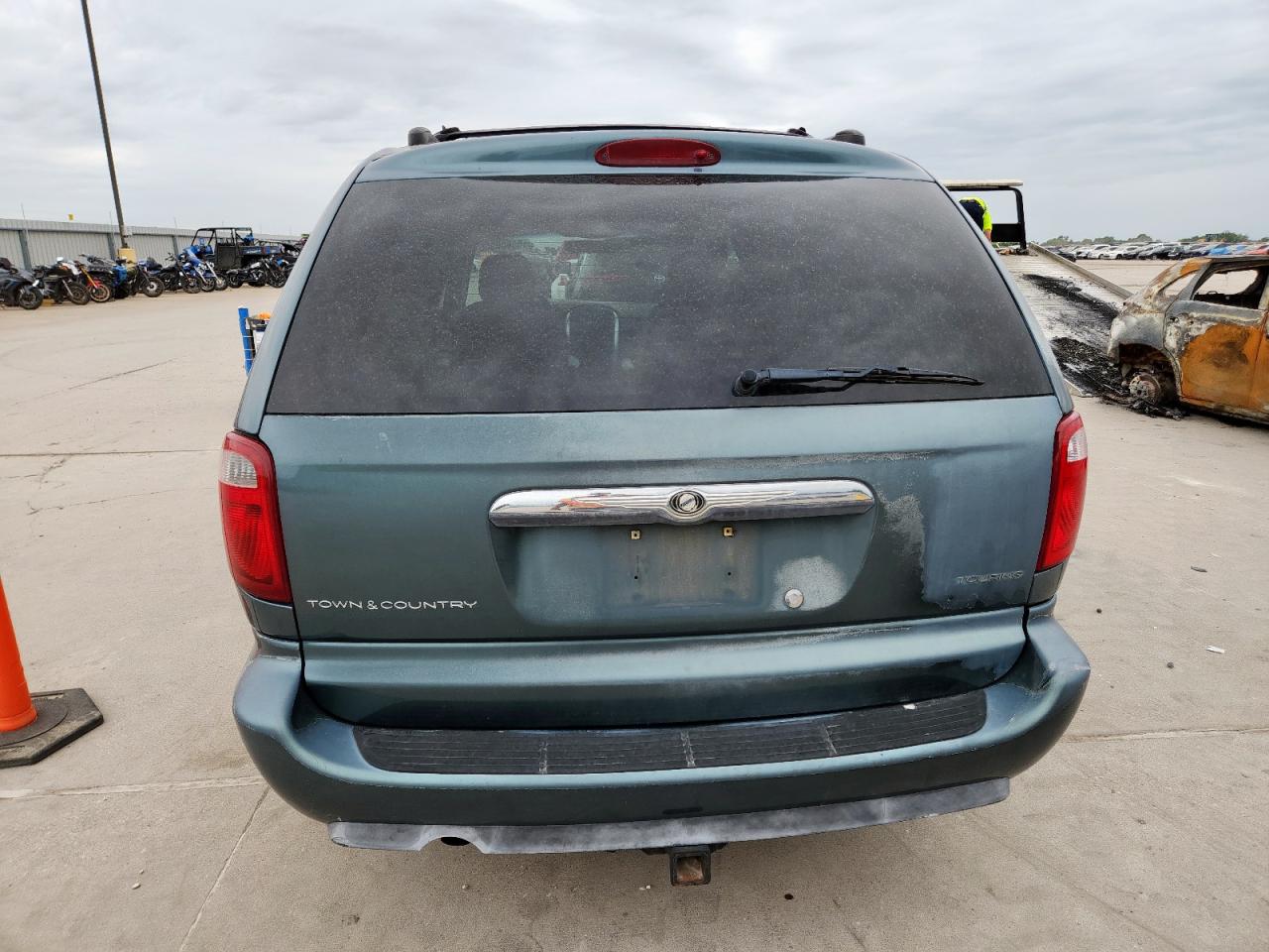 2005 Chrysler Town & Country Touring VIN: 2C4GP54LX5R392977 Lot: 63680965