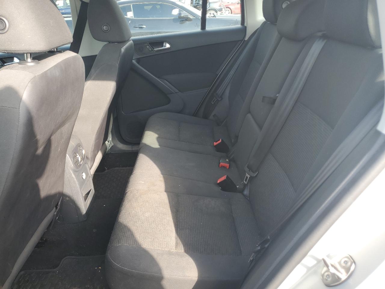 2013 Volkswagen Tiguan S VIN: WVGAV7AX1DW537999 Lot: 58522505