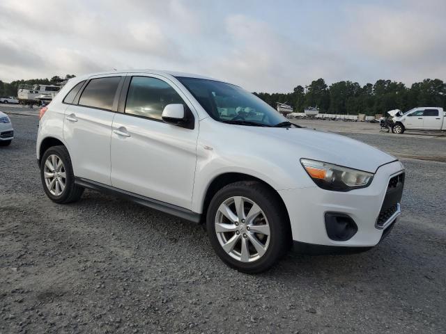  MITSUBISHI OUTLANDER 2015 Белы