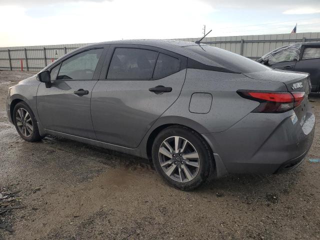  NISSAN VERSA 2023 Серый