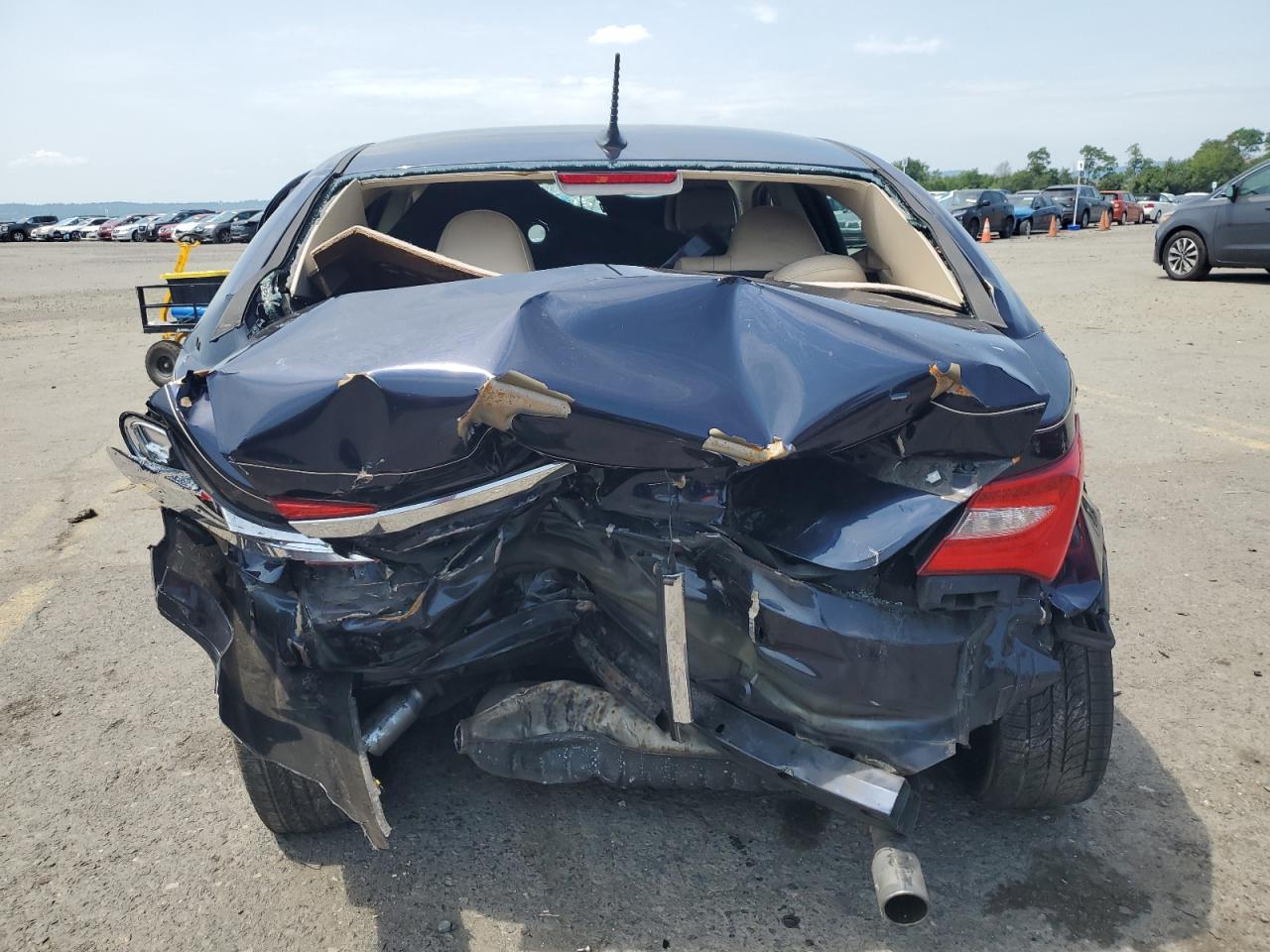 2011 Chrysler 200 Limited VIN: 1C3BC2FG3BN581715 Lot: 65690235