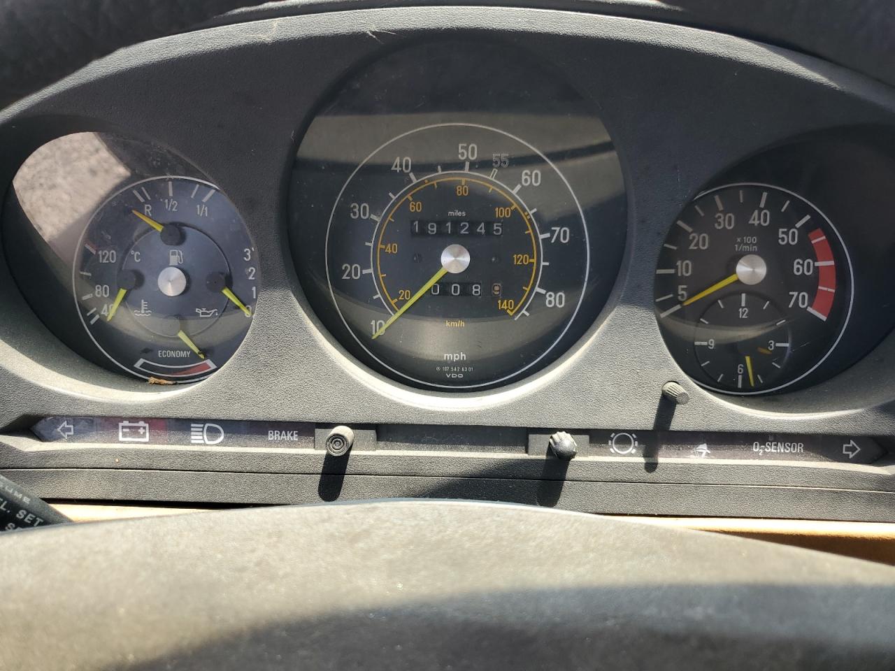 1982 Mercedes-Benz 380 Sl VIN: WDBBA45A1CB011319 Lot: 65068925