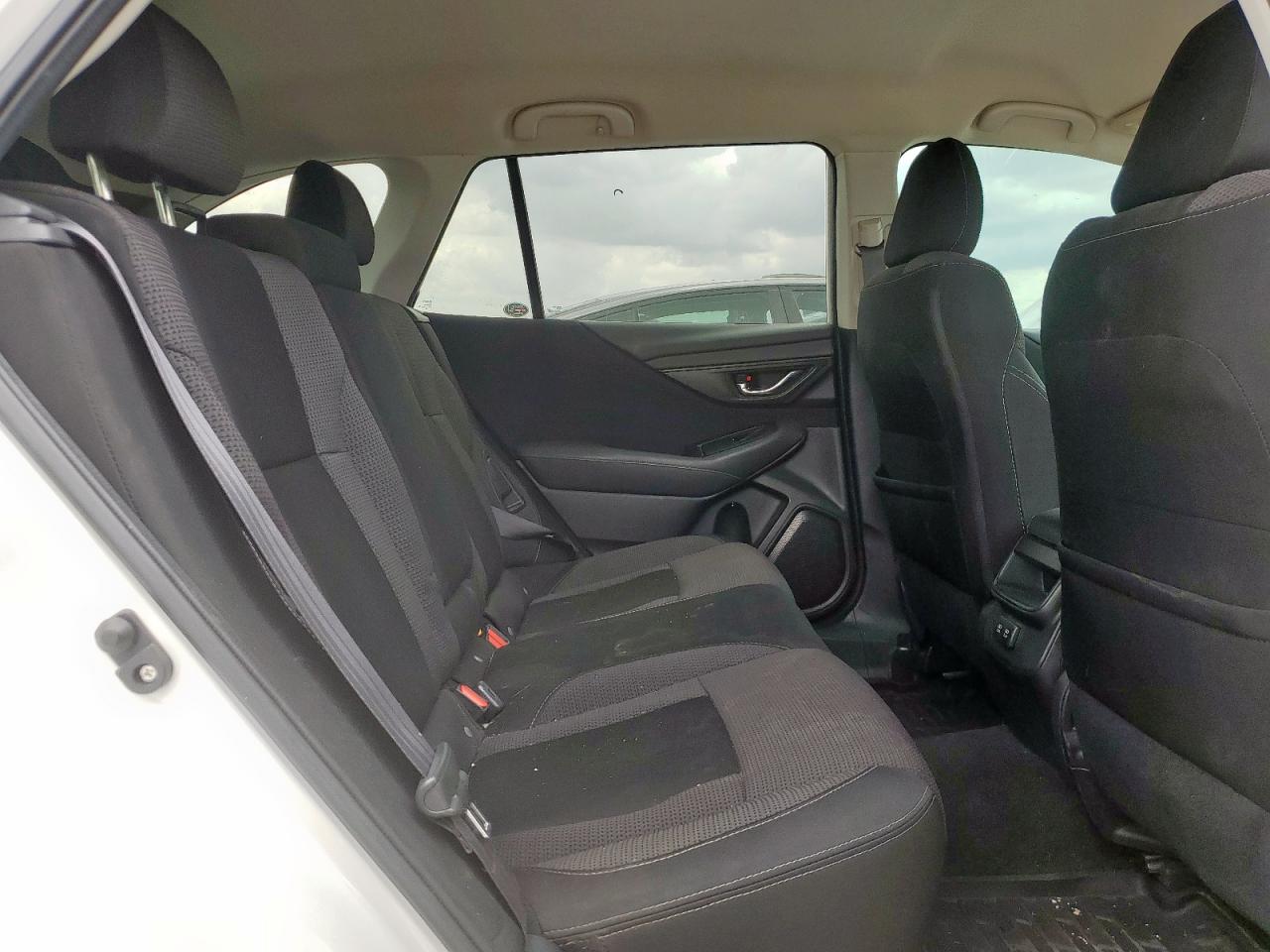 4S4BTACC9M3161734 2021 Subaru Outback Premium