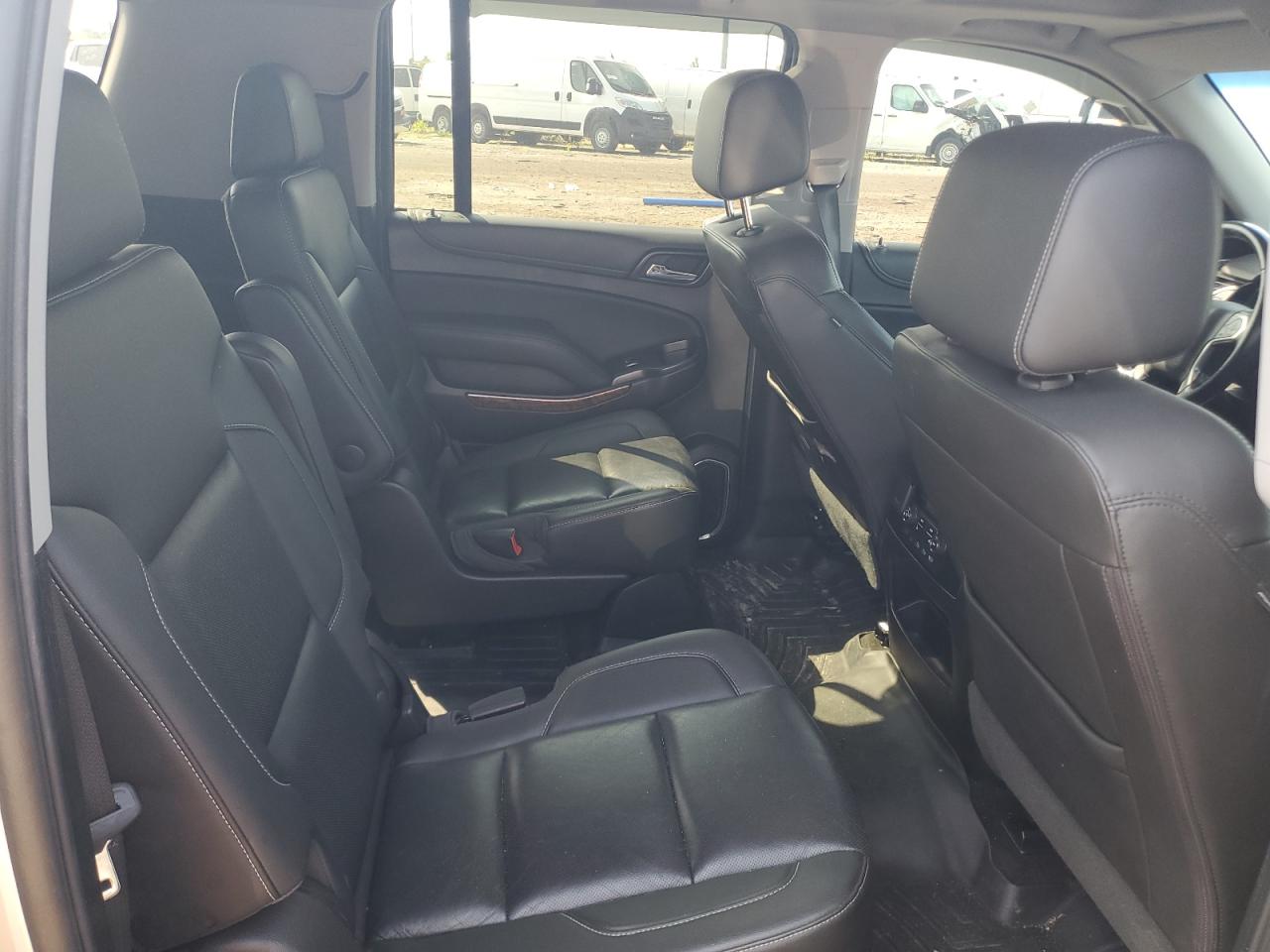 1gnskjkc5jr298422 1GNSKJKC5JR298422 2018 Chevrolet Suburban K1500 Premier