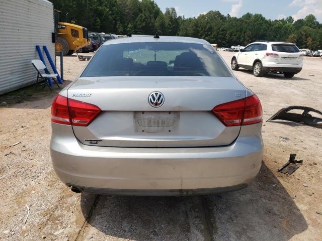 Sedans VOLKSWAGEN PASSAT 2013 Srebrny