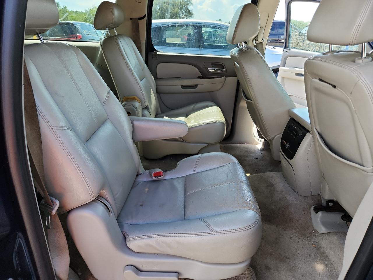 2007 Chevrolet Suburban C1500 VIN: 1GNFC16JX7J174760 Lot: 64401315