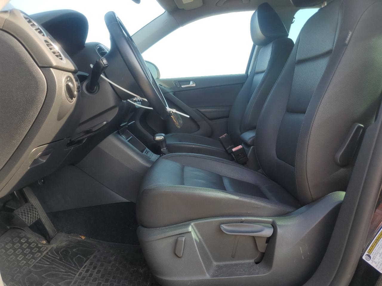 2010 Volkswagen Tiguan Se VIN: WVGBV7AX3AW524591 Lot: 63220595