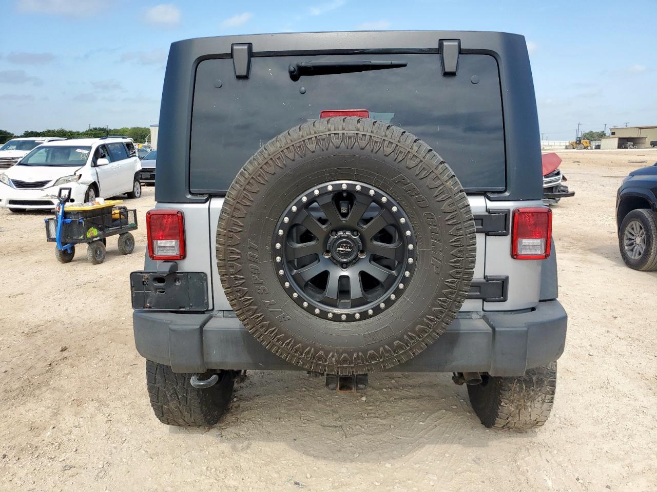 2015 Jeep Wrangler Unlimited Rubicon VIN: 1C4BJWFG0FL529310 Lot: 64337405