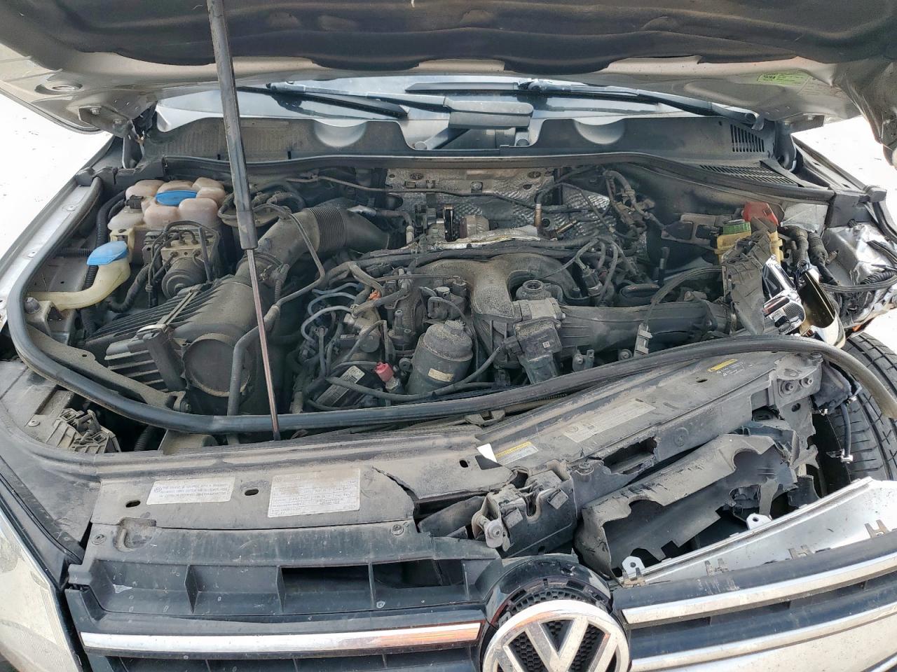 2013 Volkswagen Touareg V6 Tdi VIN: WVGEP9BP1DD008022 Lot: 84212155