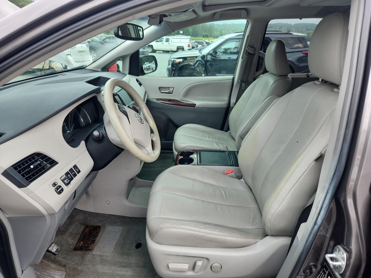 2014 Toyota Sienna Xle VIN: 5TDYK3DCXES482385 Lot: 64924005