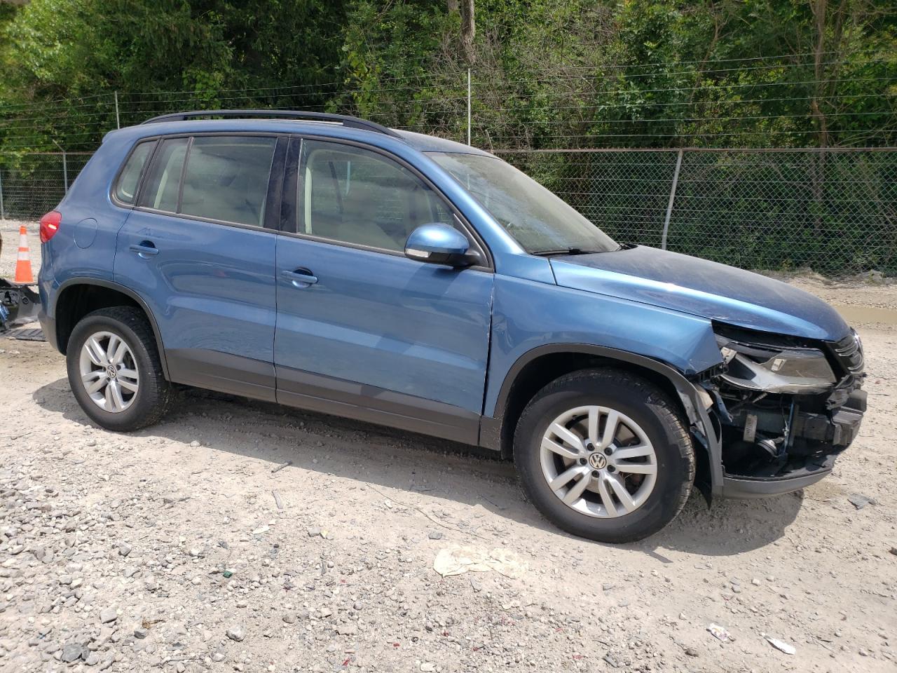 2017 Volkswagen Tiguan S VIN: WVGBV7AX3HK006014 Lot: 65197365