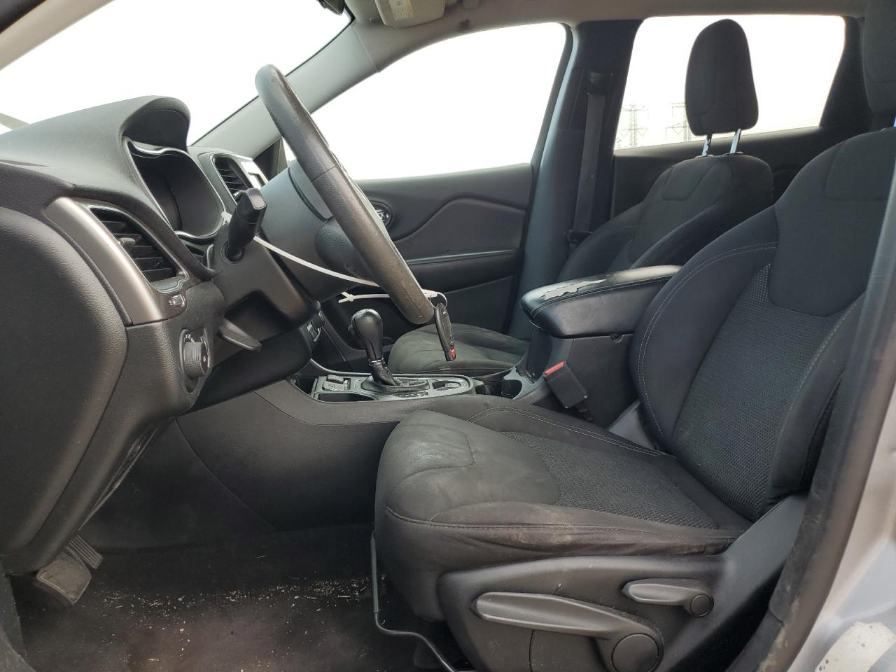 2019 Jeep Cherokee Latitude VIN: 1C4PJLCB8KD246994 Lot: 63830495