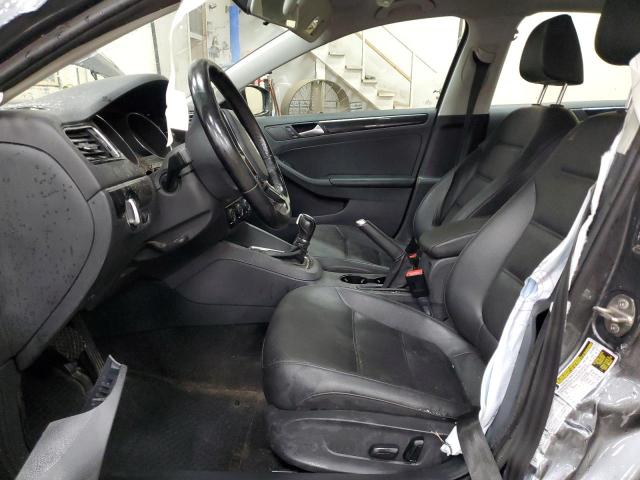 Sedans VOLKSWAGEN JETTA 2017 Szary