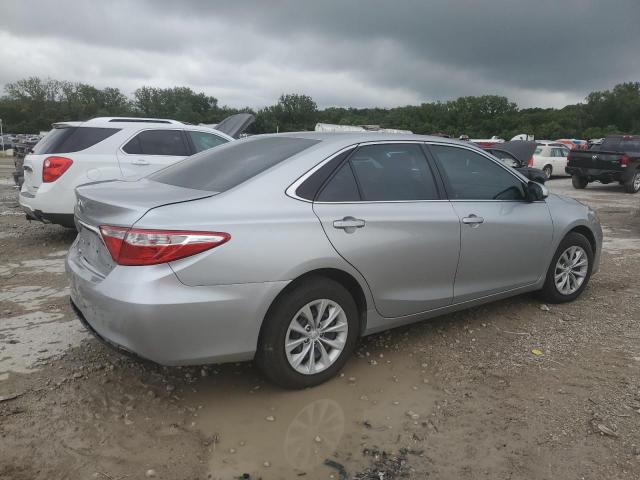  TOYOTA CAMRY 2015 Srebrny