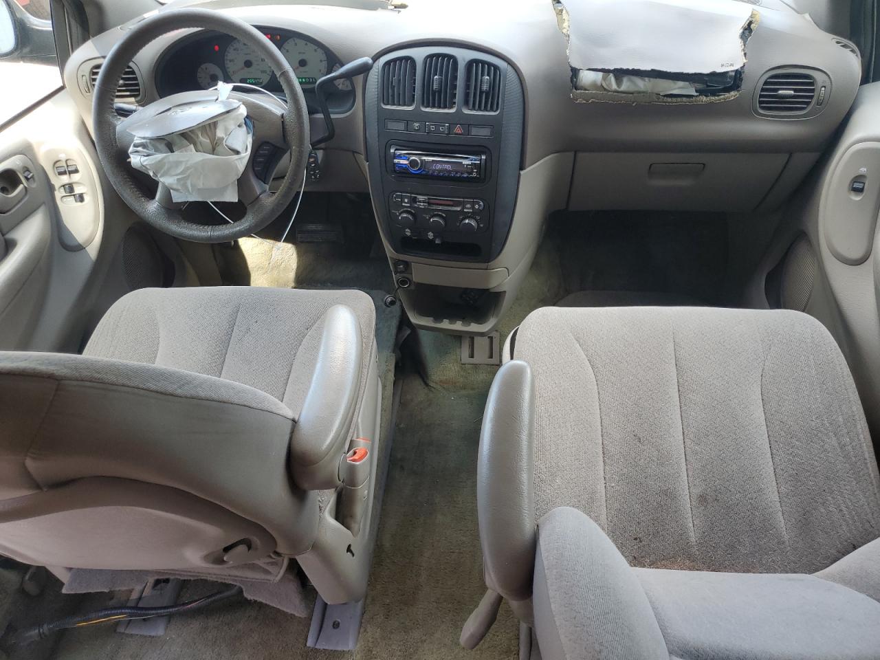 2002 Dodge Grand Caravan Sport VIN: 2B4GP44302R640883 Lot: 63462385