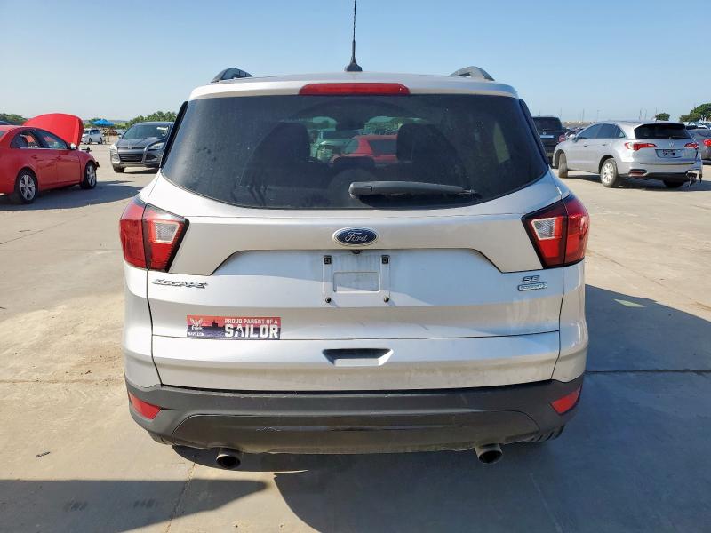 FORD ESCAPE 2019 Srebrny