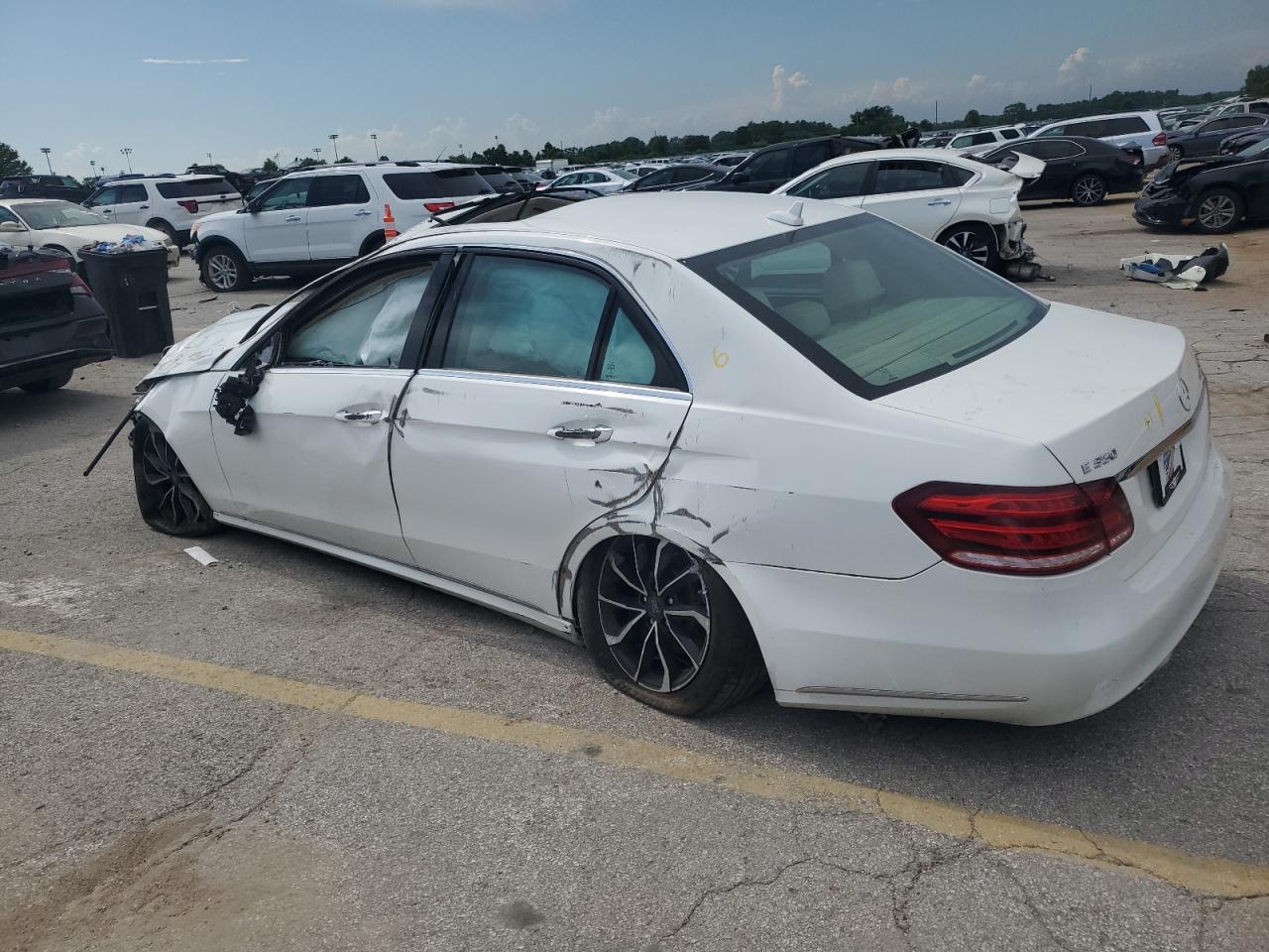 2014 Mercedes-Benz E 350 4Matic white sedan gas WDDHF8JB2EB026780 photo #3