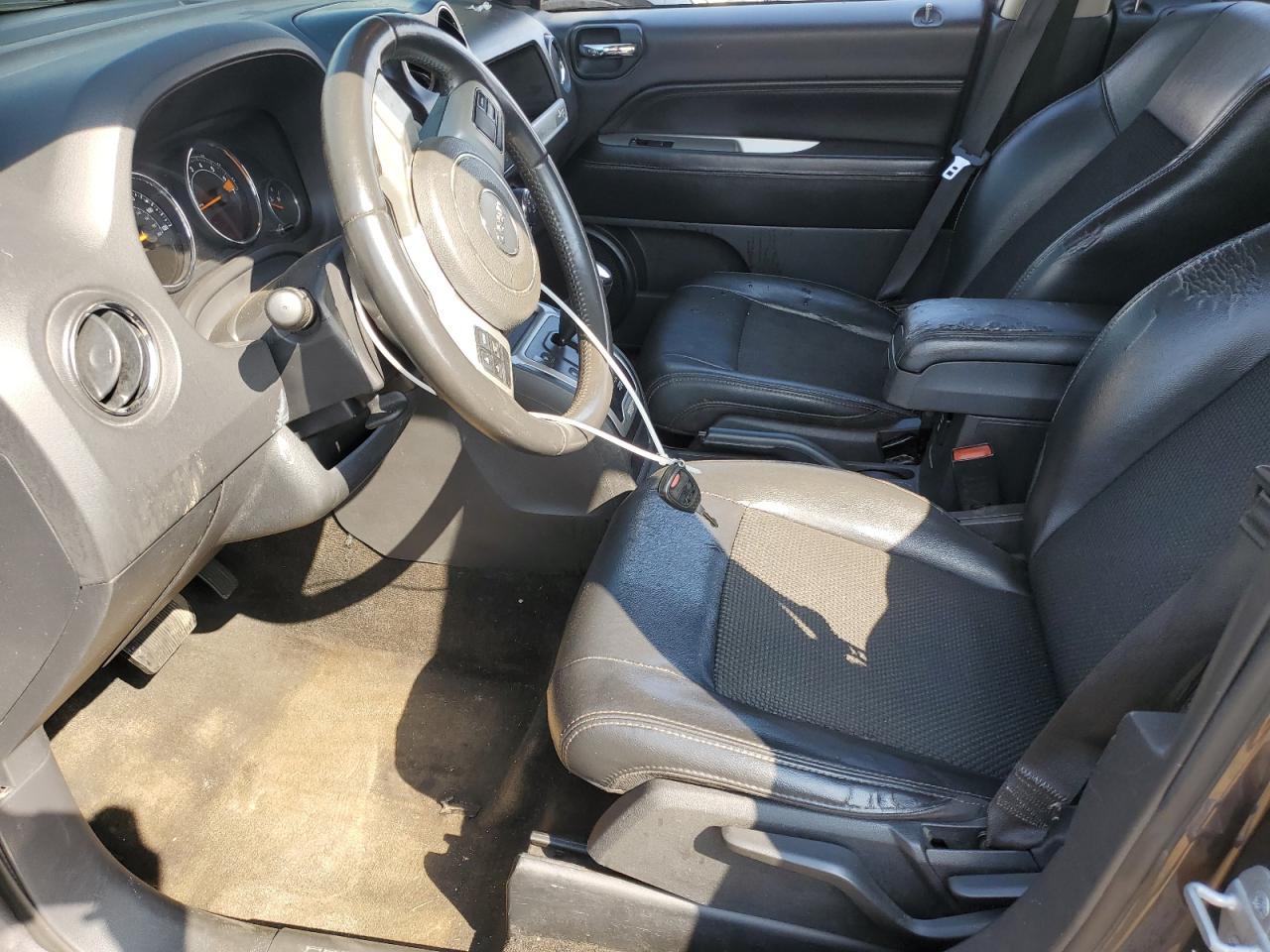 2016 Jeep Compass Latitude VIN: 1C4NJCEA0GD648172 Lot: 63750735