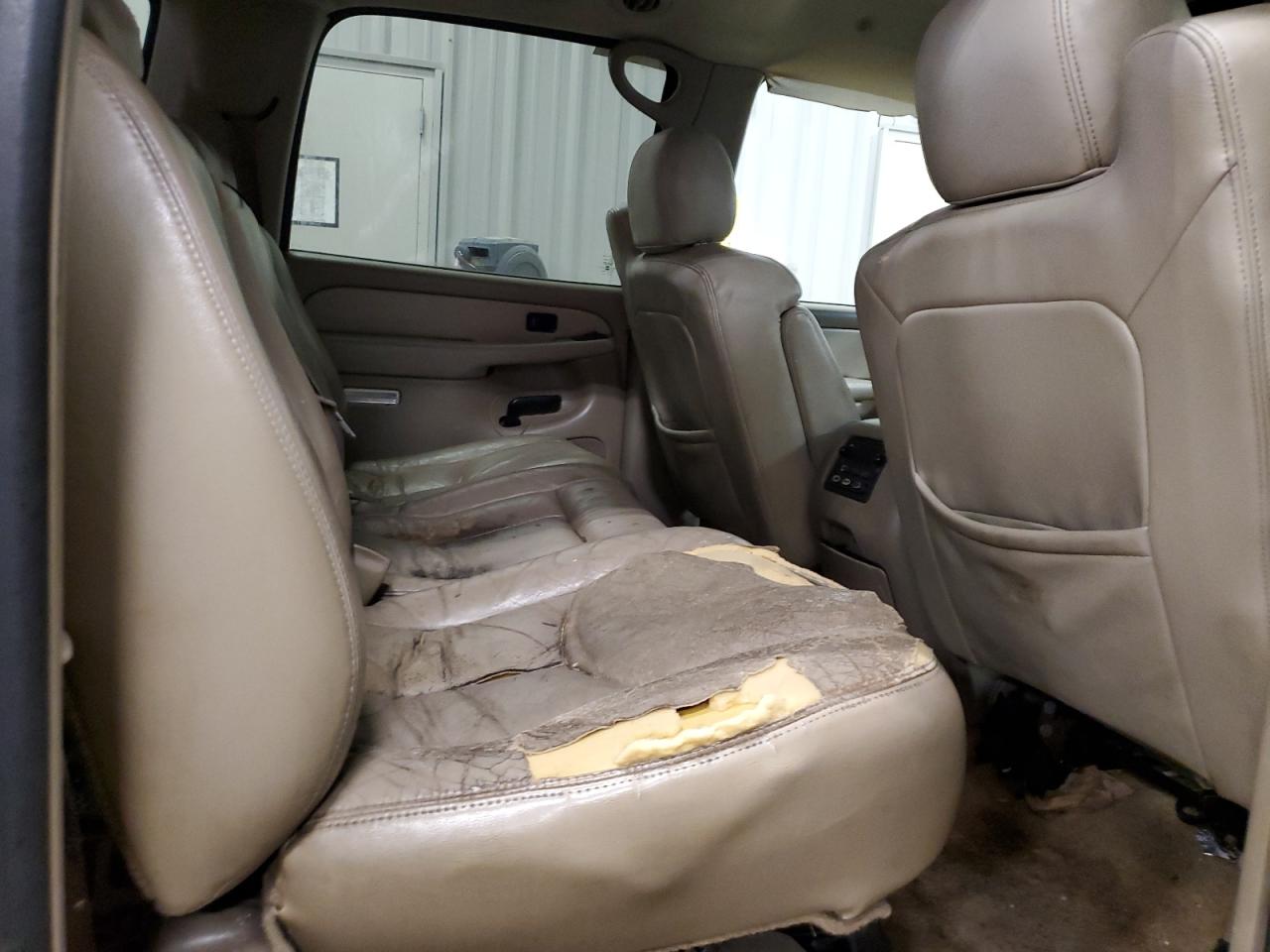 2003 Chevrolet Suburban C1500 VIN: 1GNEC16Z53J239543 Lot: 63642865