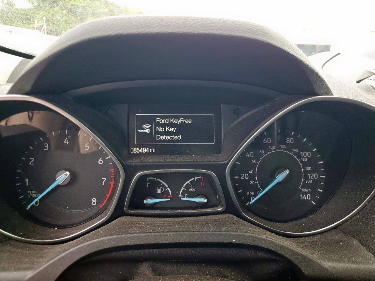 1FMCU9J94JUB72380 2018 Ford Escape Titanium