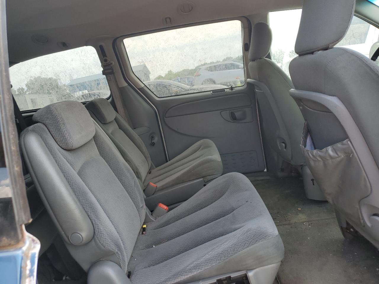 2005 Chrysler Town & Country Lx VIN: 2C4GP44R15R509845 Lot: 63314855
