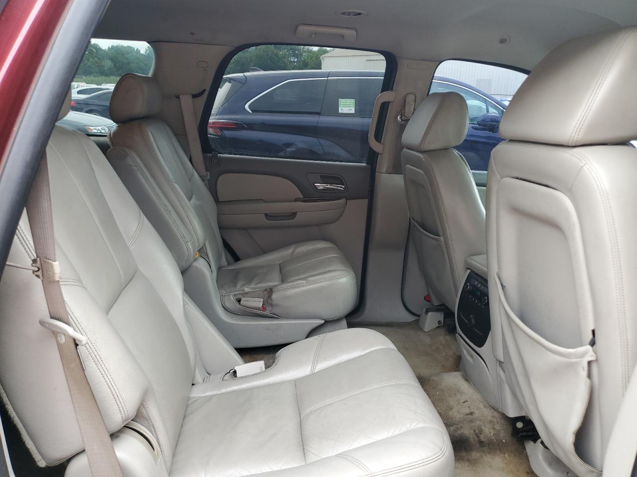 2008 GMC Yukon VIN: 1GKFK13048J107200 Lot: 63053215