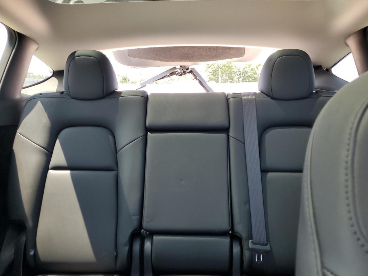 2025 Tesla Model Y VIN: 7SAYGDEE0SF283002 Lot: 62846325