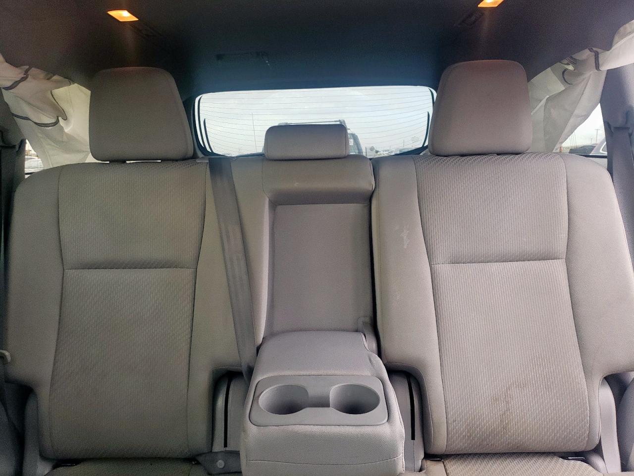2018 Toyota Highlander Le VIN: 5TDZARFH0JS041264 Lot: 64951985