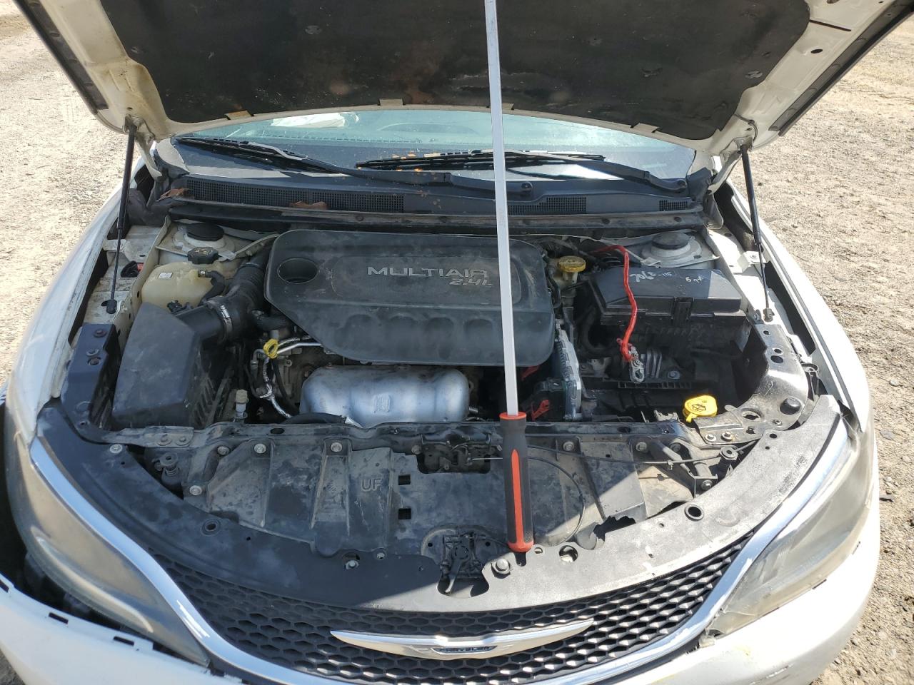 2015 Chrysler 200 Limited VIN: 1C3CCCAB2FN645965 Lot: 64655715