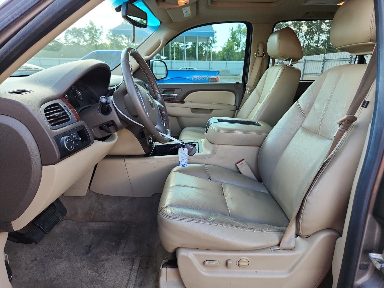2014 Chevrolet Suburban C1500 Lt VIN: 1GNSCJE03ER197724 Lot: 62272145