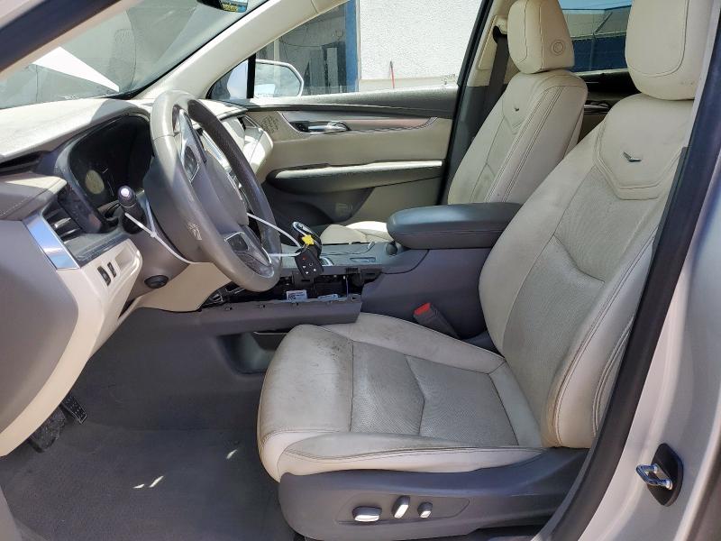  CADILLAC XT5 2018 Srebrny