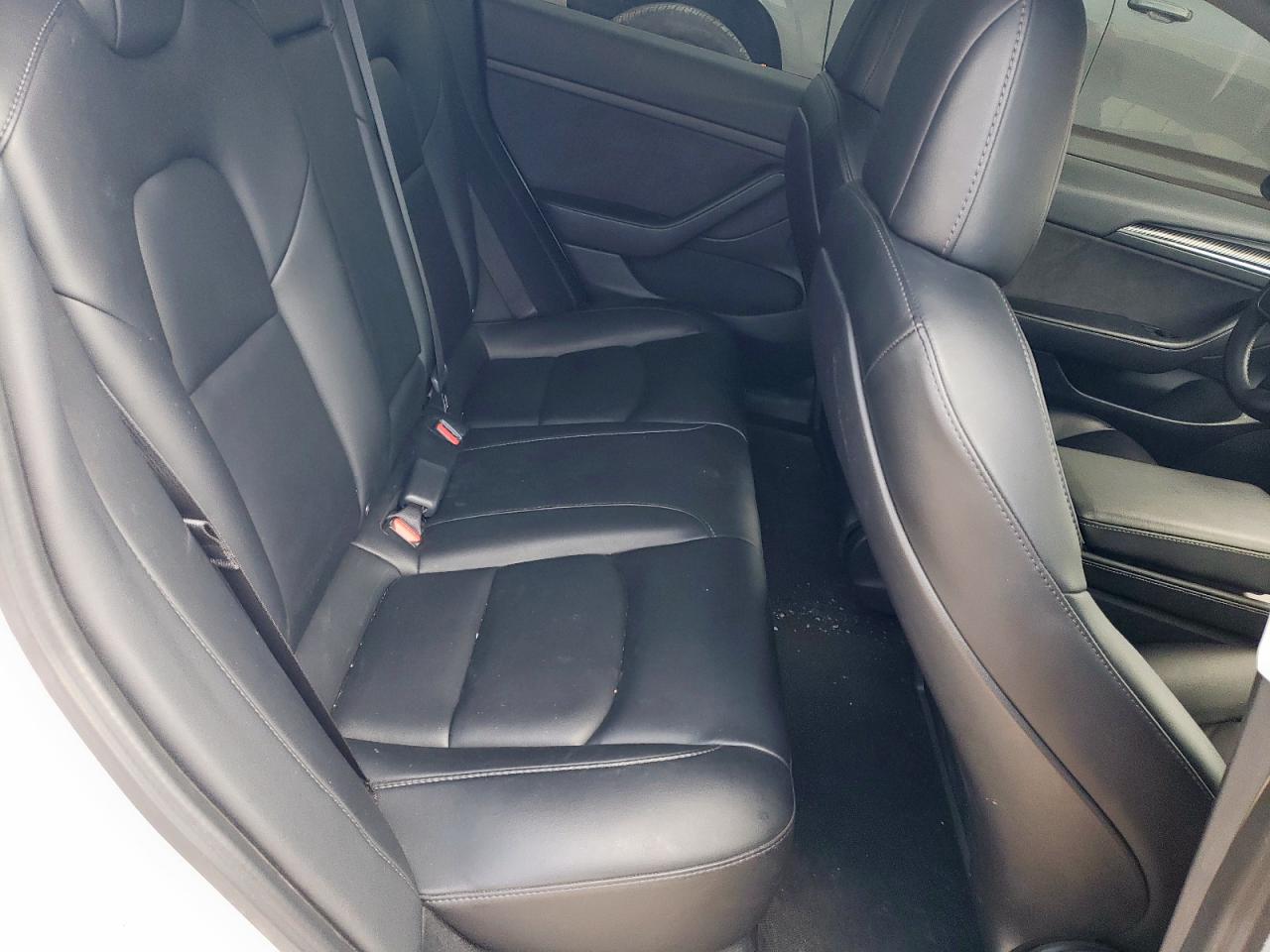 2021 Tesla Model 3 VIN: 5YJ3E1EA8MF985564 Lot: 64779655