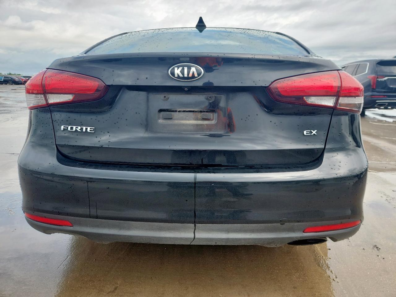 2018 Kia Forte Ex VIN: 3KPFN4A82JE165676 Lot: 64676965