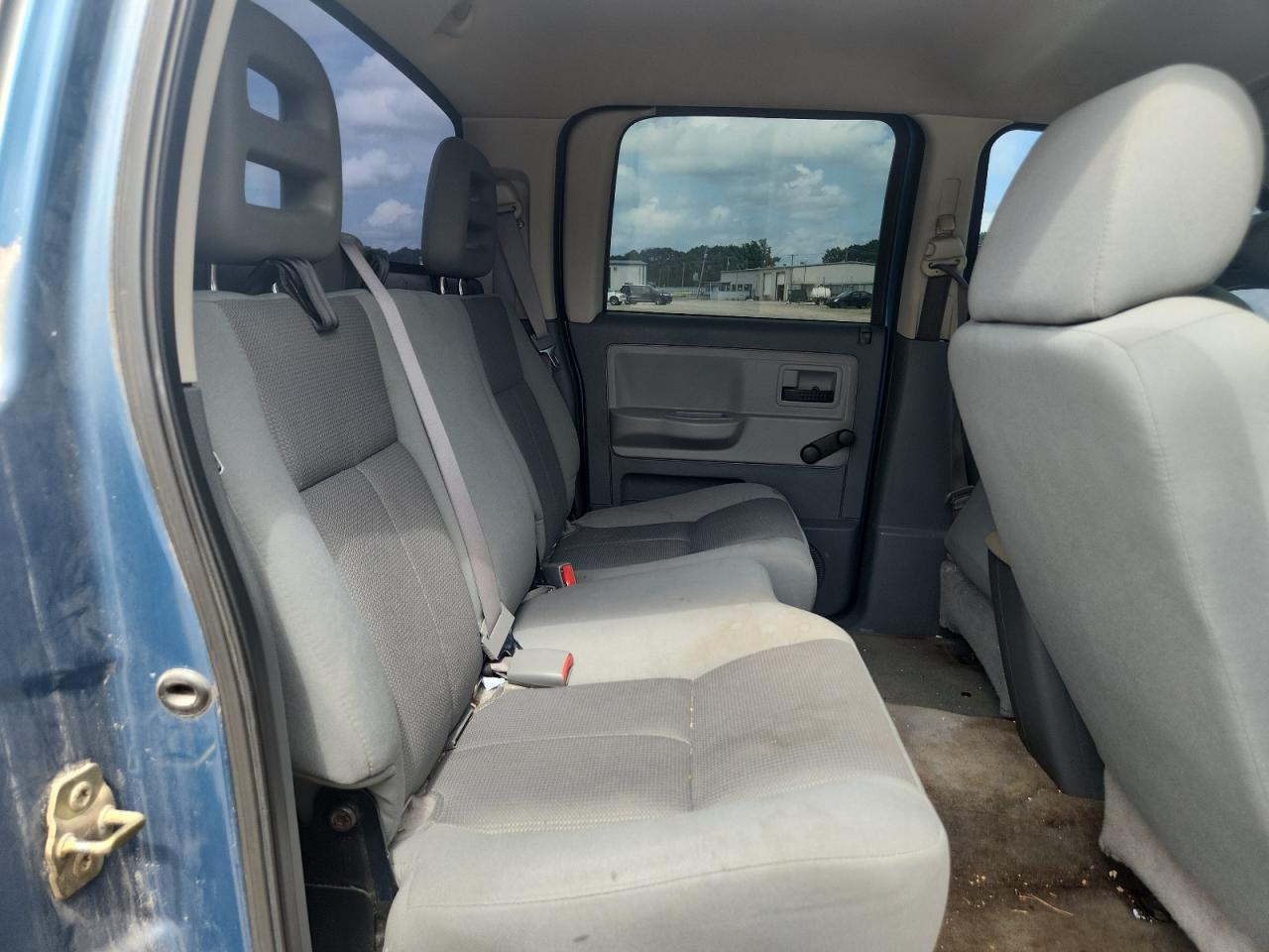 2005 Dodge Dakota Quad VIN: 1D7HE28N95S184470 Lot: 64811095