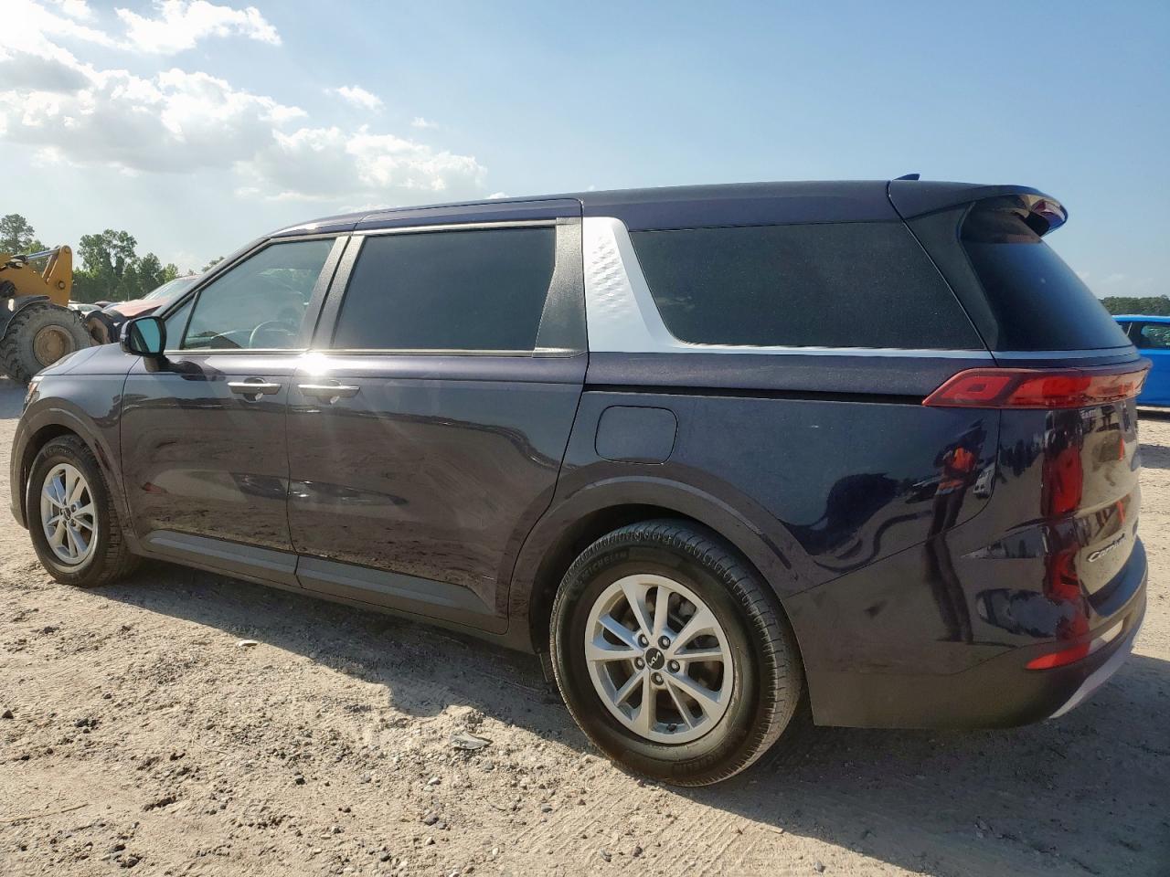 2022 Kia Carnival Lx VIN: KNDNB4H32N6187557 Lot: 67112325