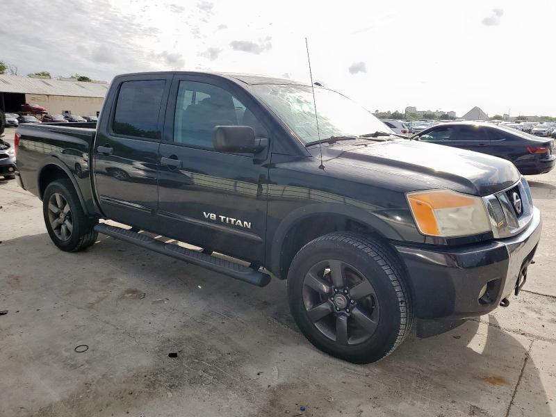 Pickups NISSAN TITAN 2015 Czarny