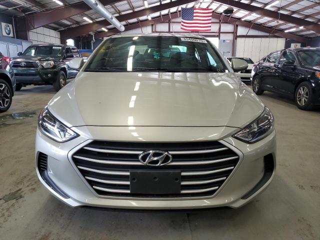 Sedans HYUNDAI ELANTRA 2017 Srebrny